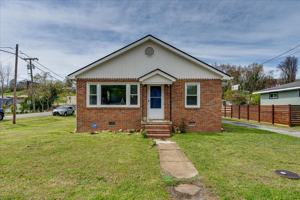 featured image of 2213 Lyndon Ave