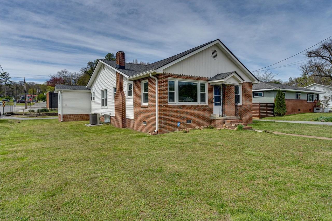 2213 Lyndon Ave - Photo 2 of 28