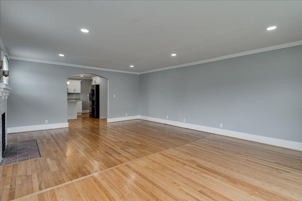 2213 Lyndon Ave - Photo 6 of 28