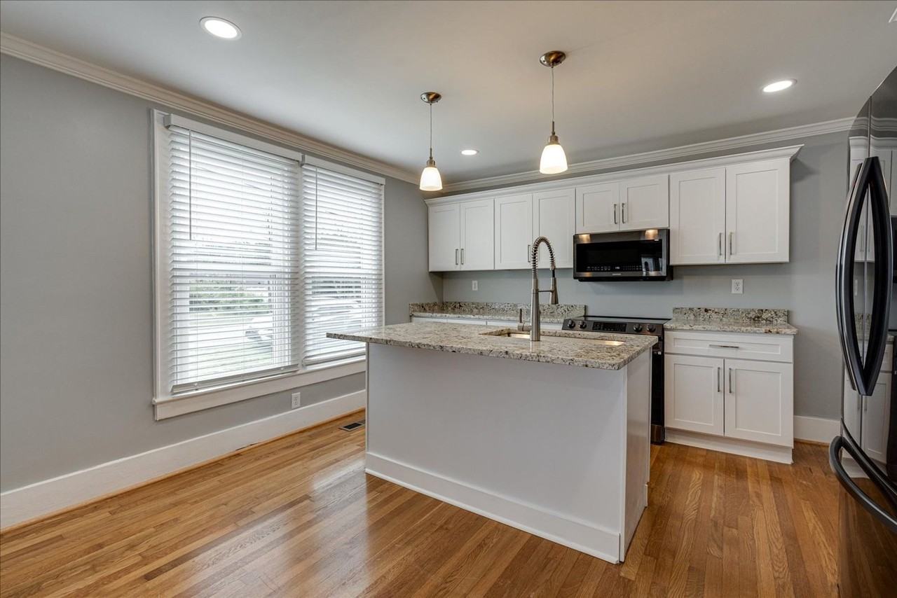 2213 Lyndon Ave - Photo 7 of 28