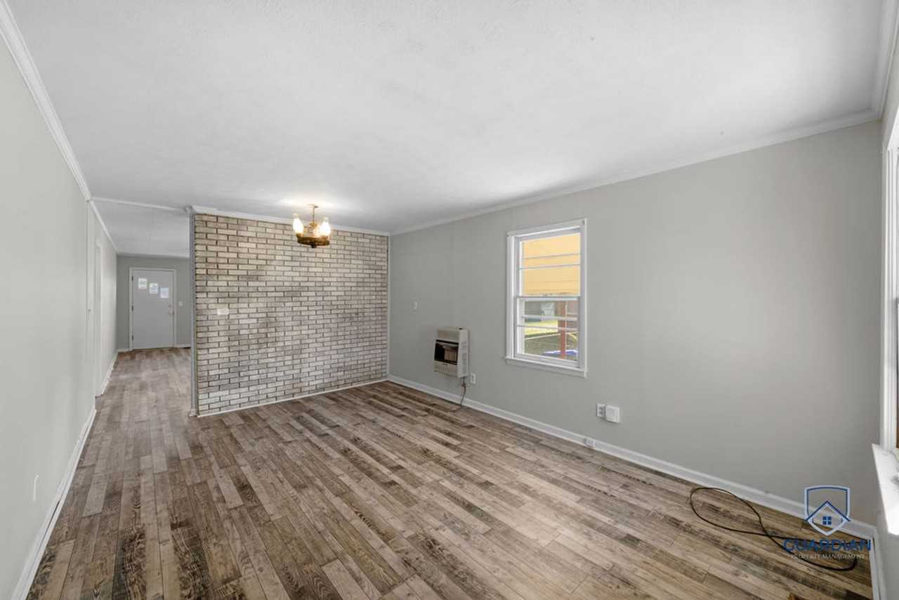 409 E Air Depot Rd - Photo 2 of 8