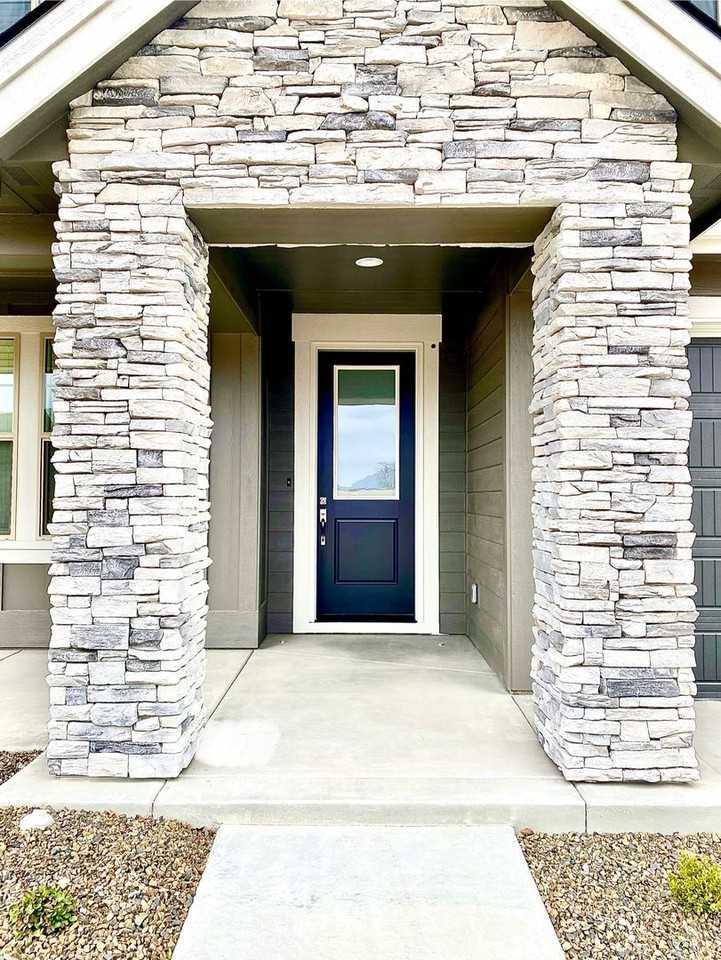 5079 N Brody Ave - Photo 2 of 50