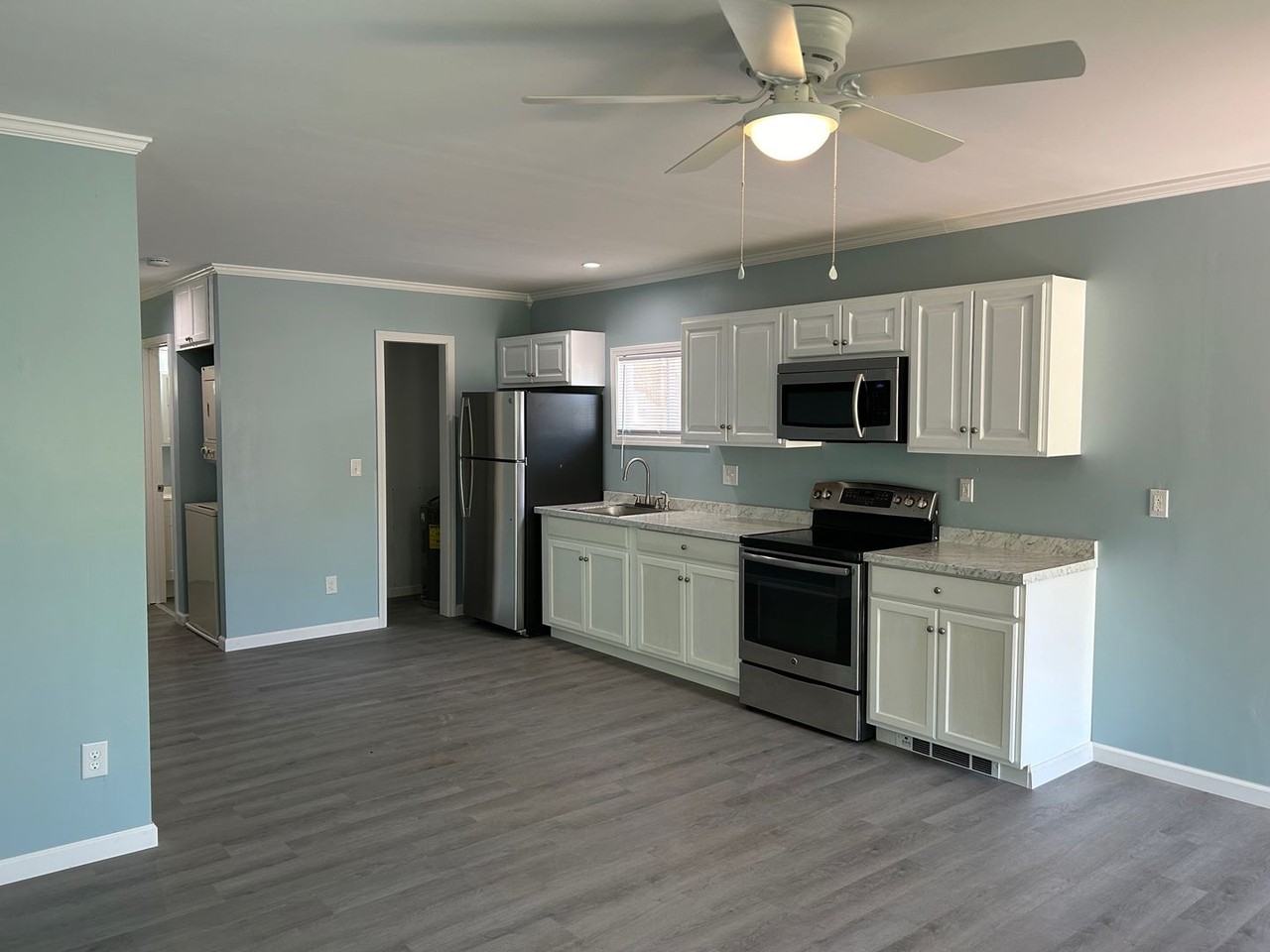 900 Church St - Photo 3 of 8