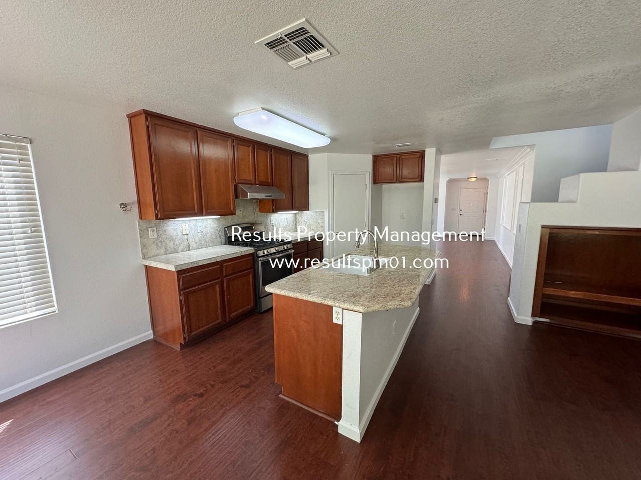 1816 Stonecrest Dr - Photo 3 of 15