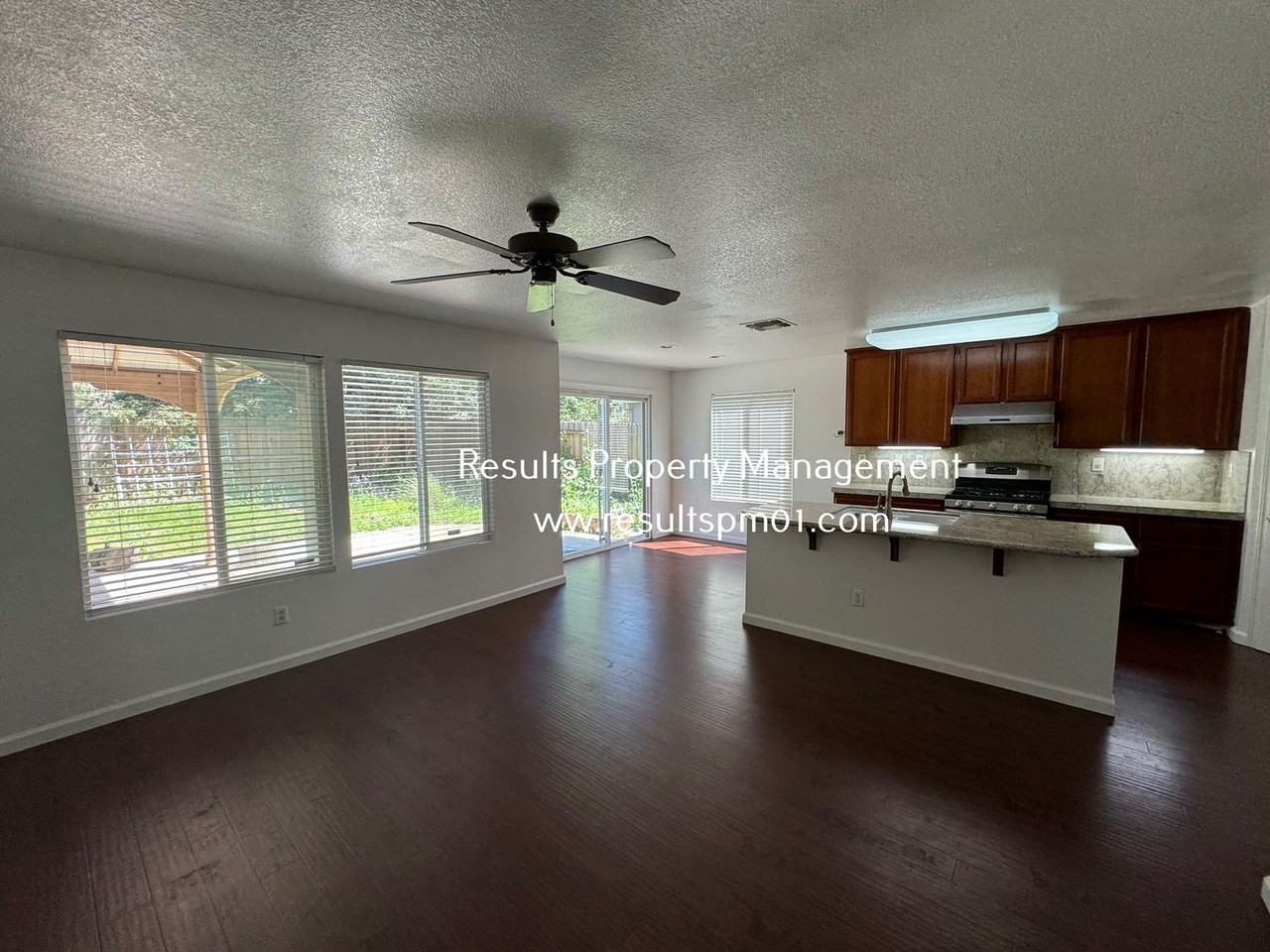 1816 Stonecrest Dr - Photo 5 of 15