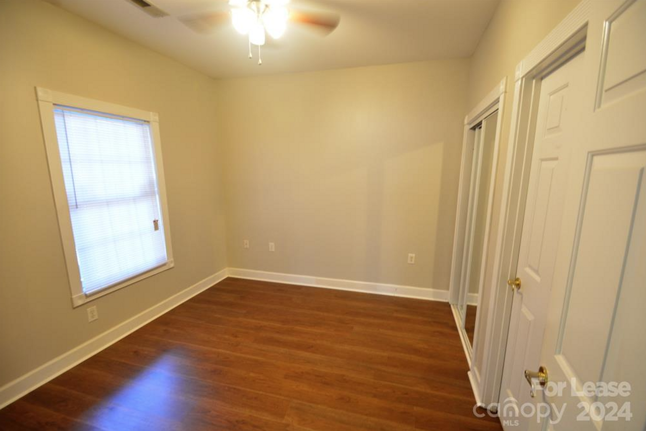 9058 Meadow Vista Rd - Photo 4 of 8