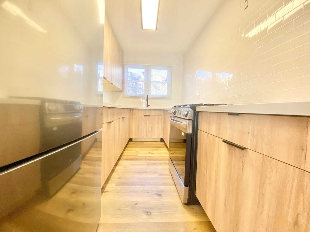 308 S. Reeves Dr. - Photo 2 of 7