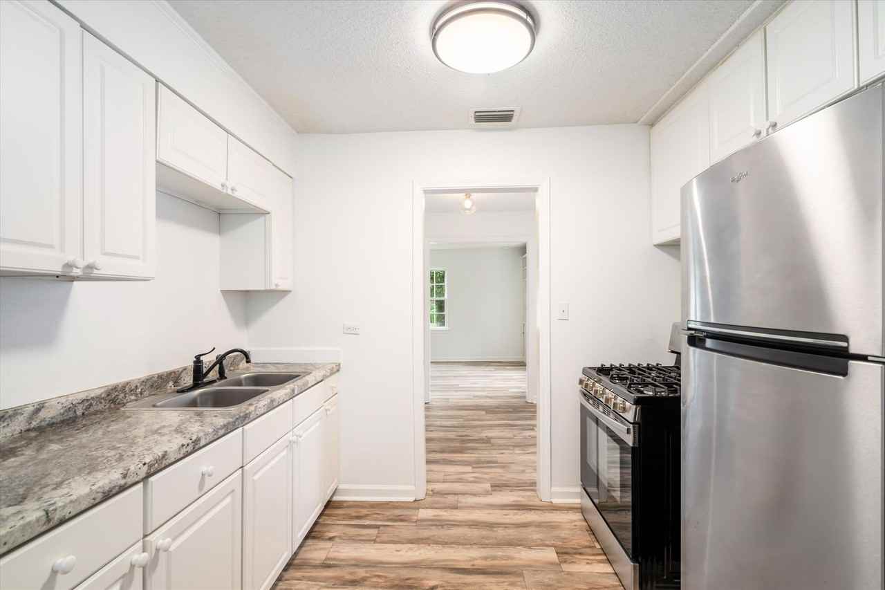 2507 Taylor Ave - Photo 7 of 20