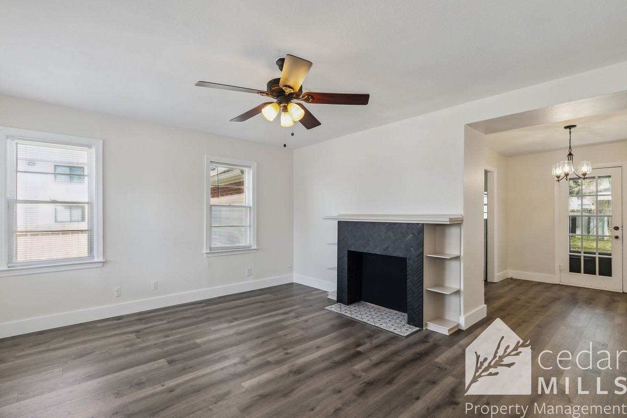 636 N Bluff Ave - Photo 2 of 11