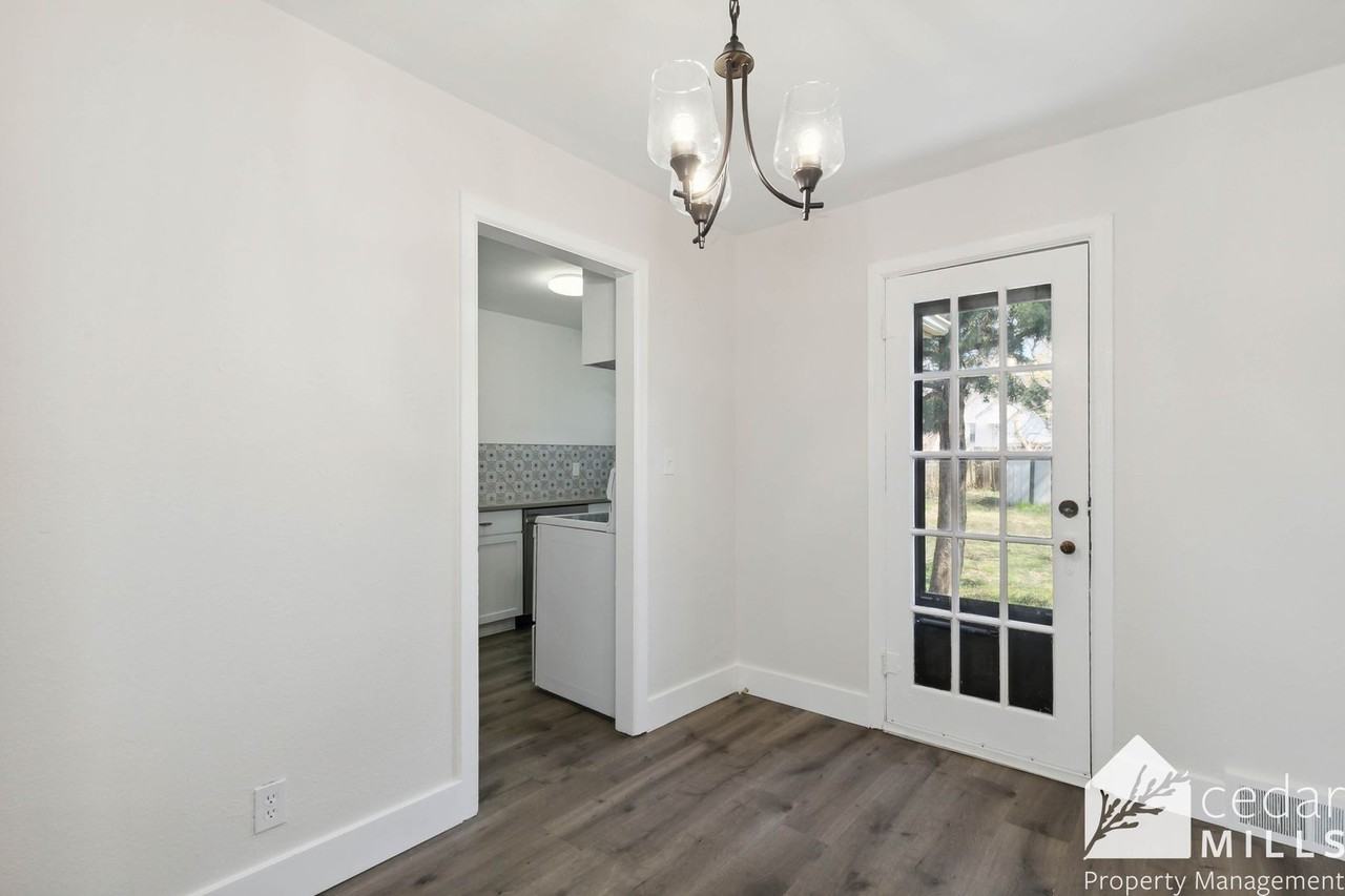 636 N Bluff Ave - Photo 4 of 11
