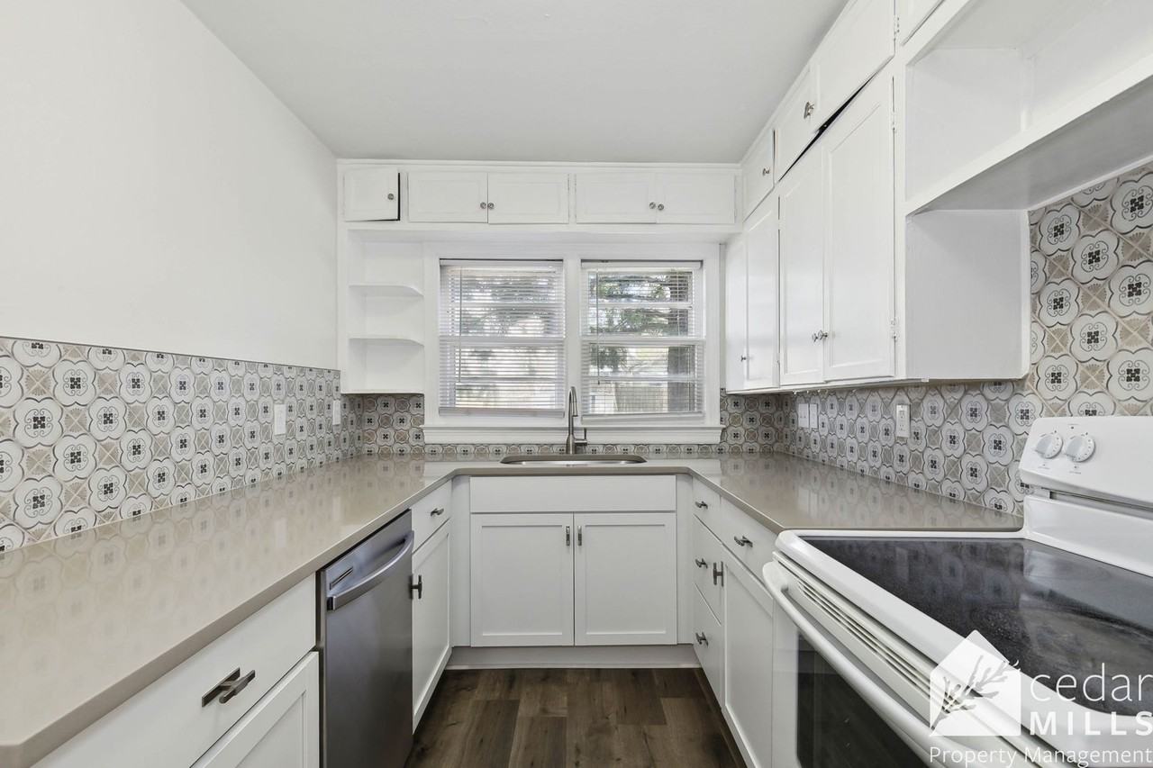 636 N Bluff Ave - Photo 5 of 11