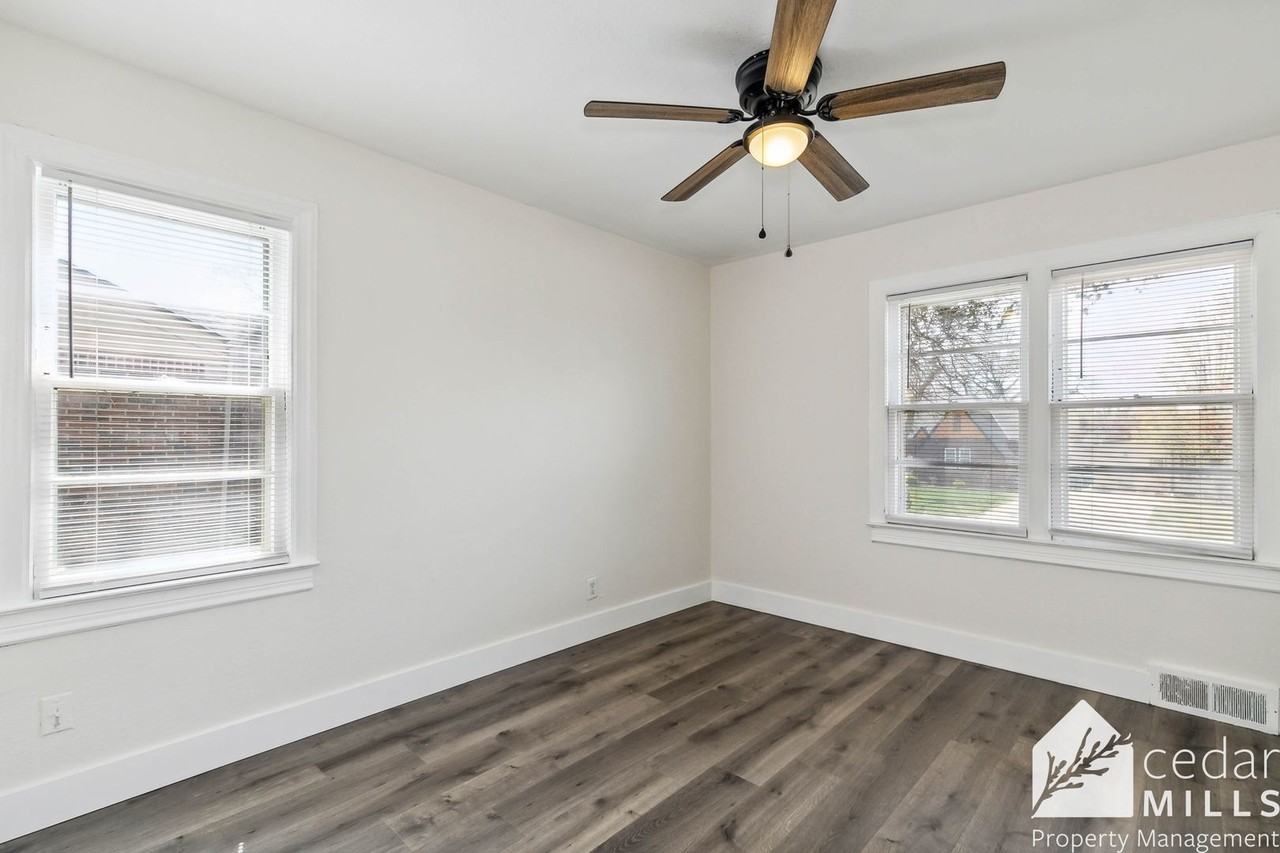 636 N Bluff Ave - Photo 7 of 11