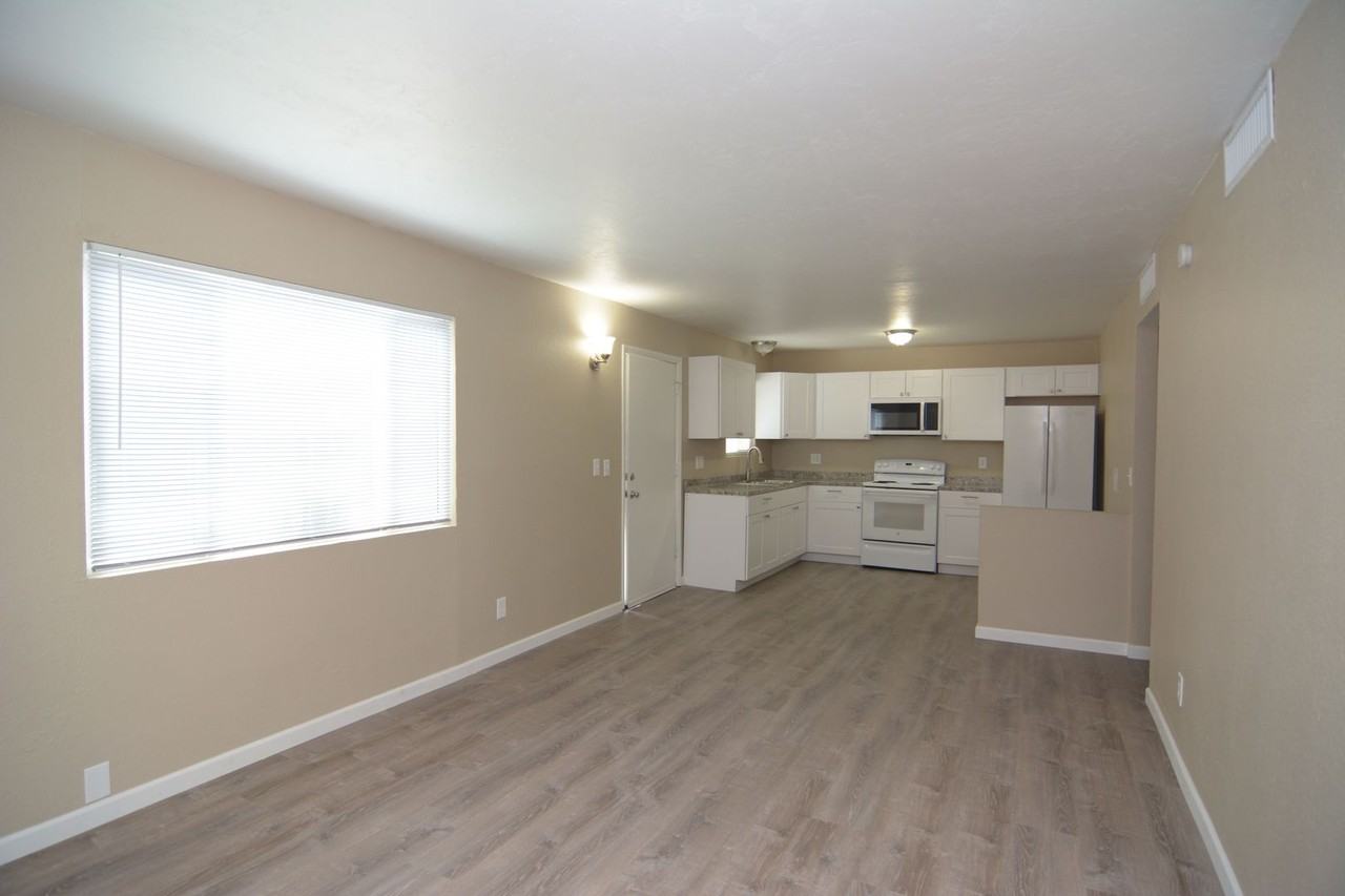 3372 N Cardi Blvd - Photo 4 of 9