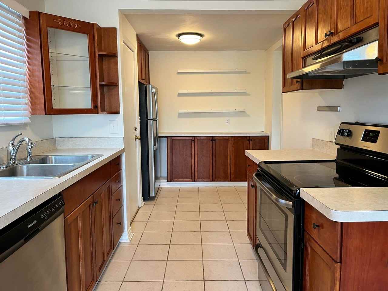 7928 16th Ave Sw - Photo 3 of 16