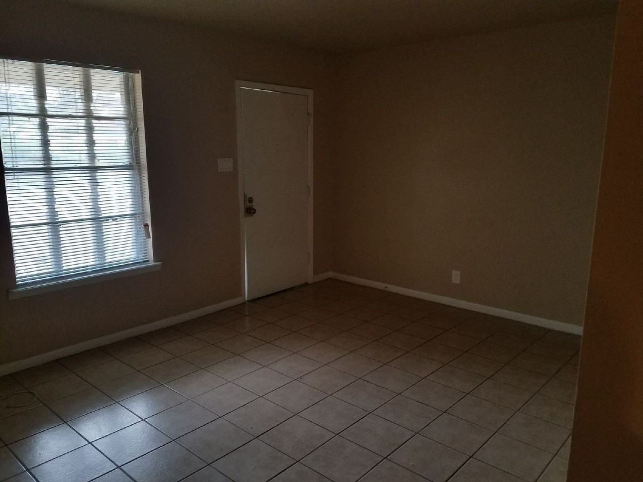 317 Babcock Rd - Photo 2 of 10