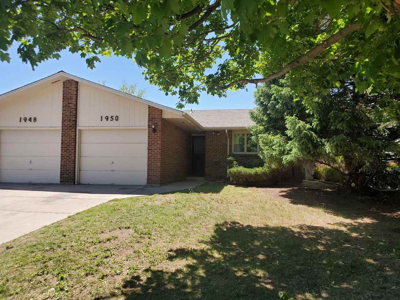 1950 Pecan St - Photo 2 of 23
