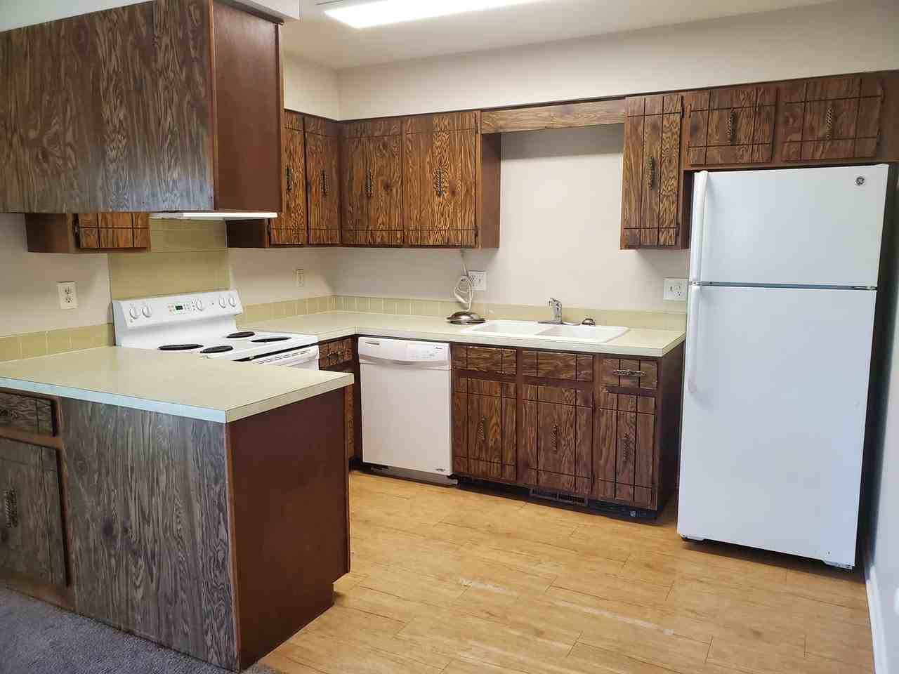 1950 Pecan St - Photo 3 of 23