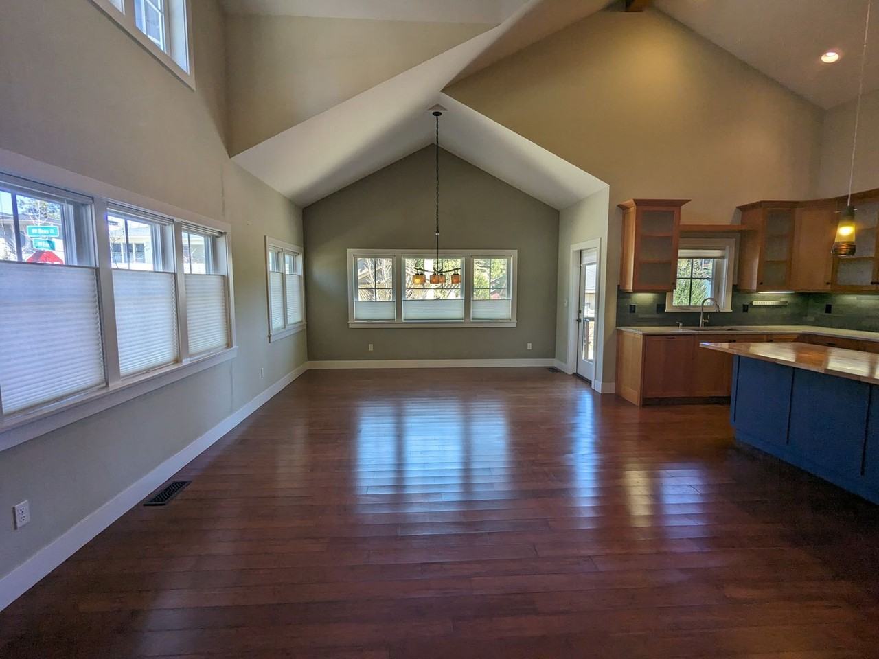 1582 Nw Erin Ct - Photo 5 of 34