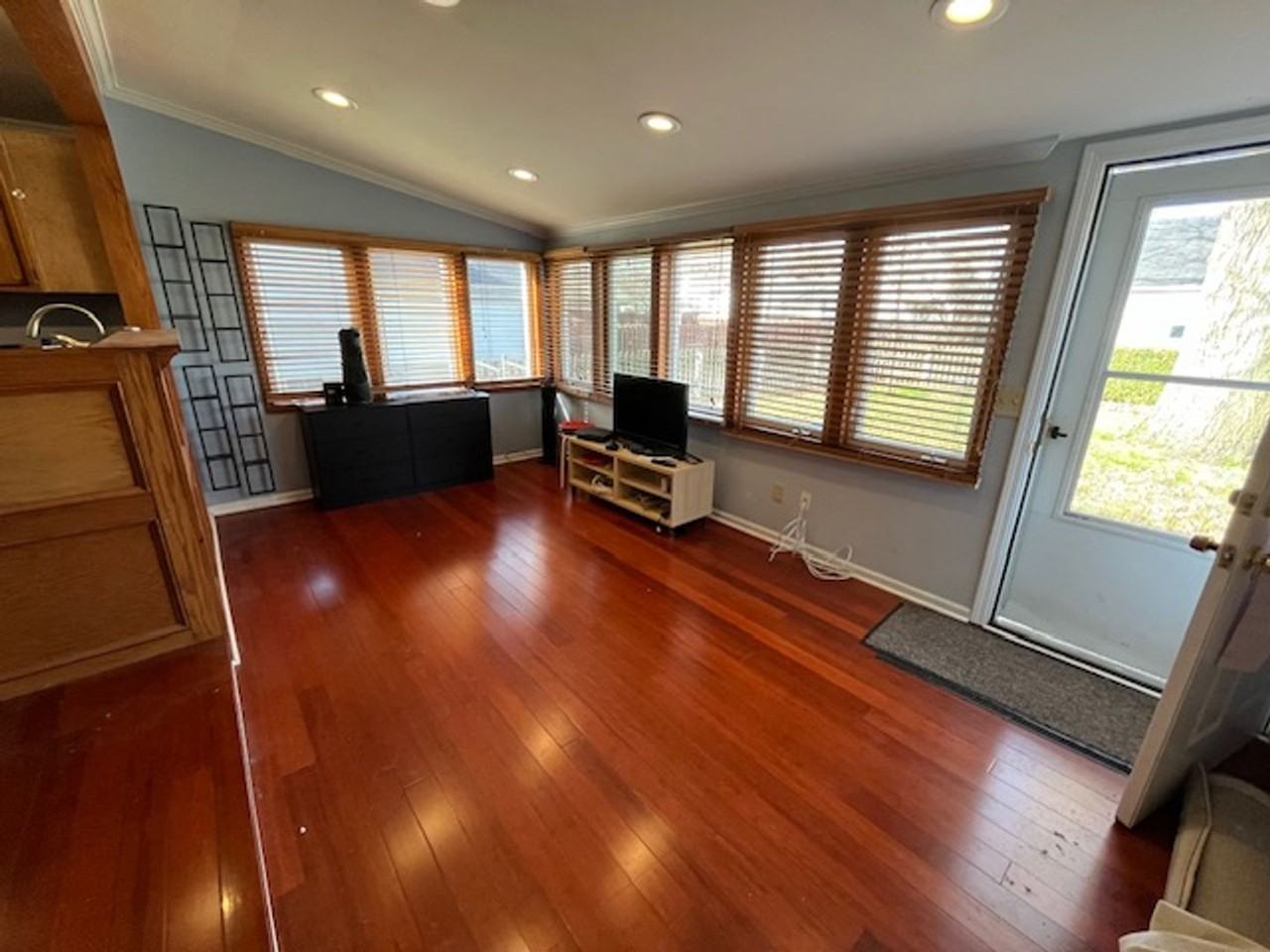 801 Vernon Rd - Photo 6 of 37