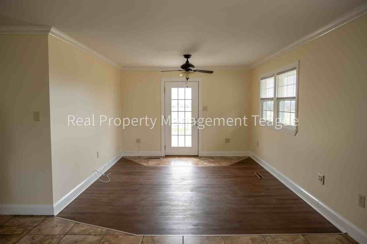 130 Brickhouse Rd - Photo 3 of 19