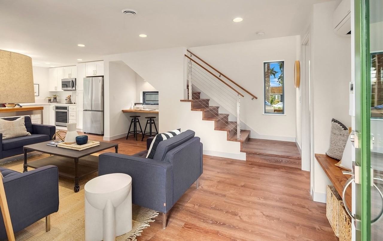 1051 Ne 96th St #B - Photo 3 of 21