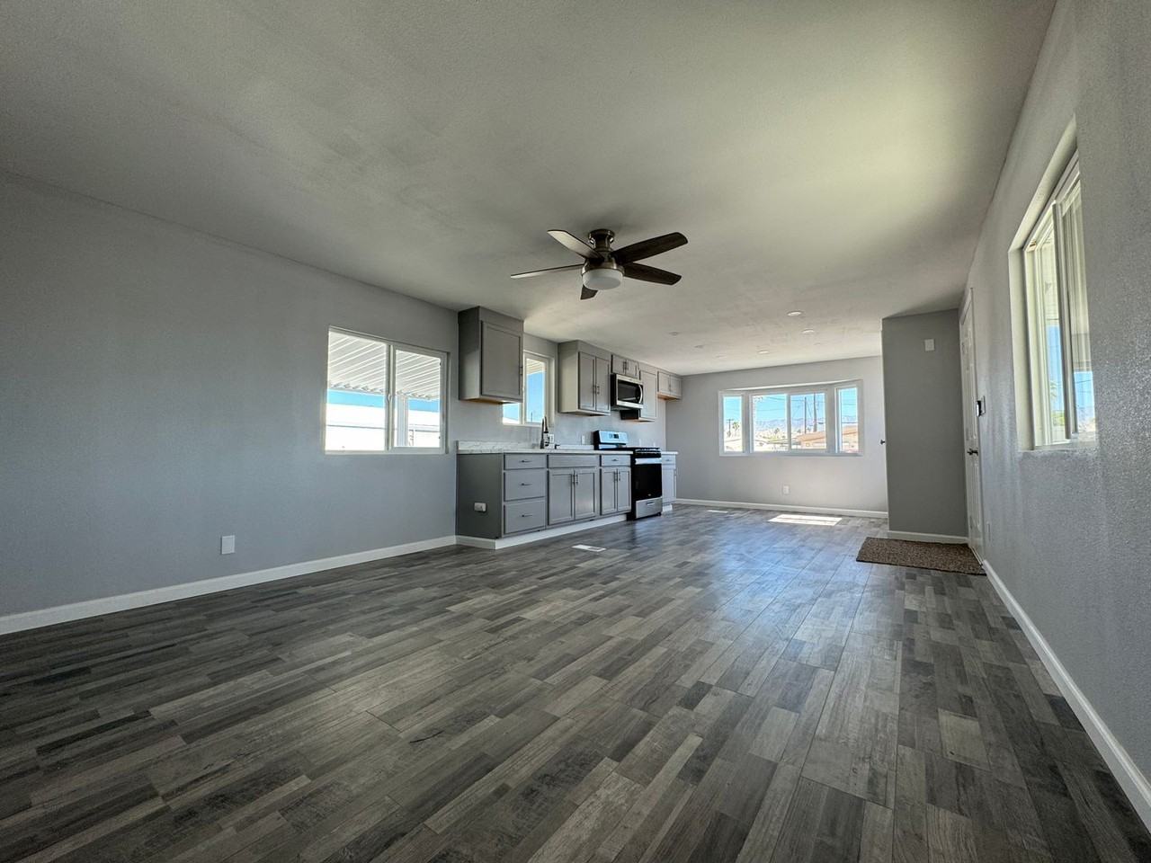 32567 Southern Hills Ave - Photo 4 of 16