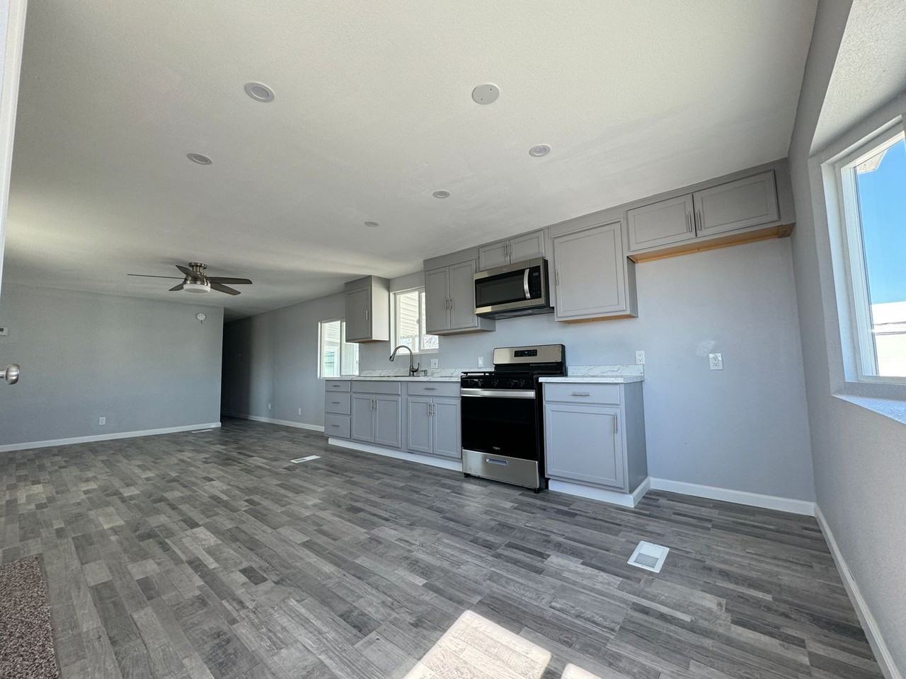 32567 Southern Hills Ave - Photo 5 of 16