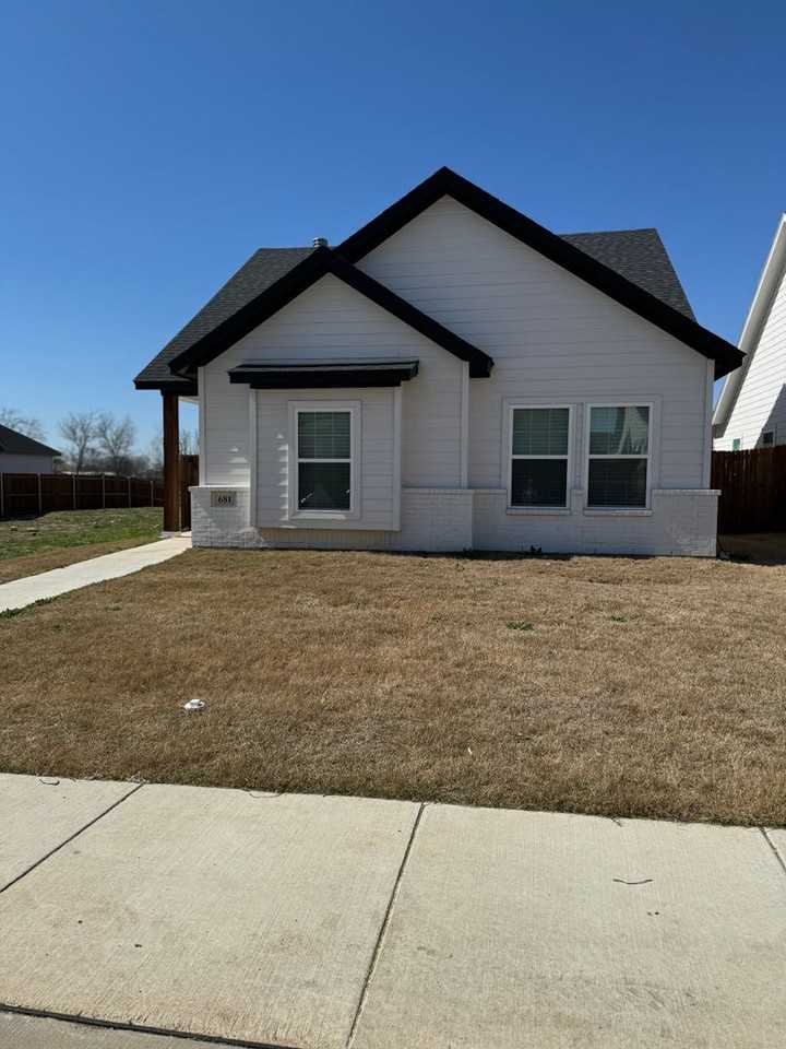681 The Cottages Dr - Photo 4 of 23