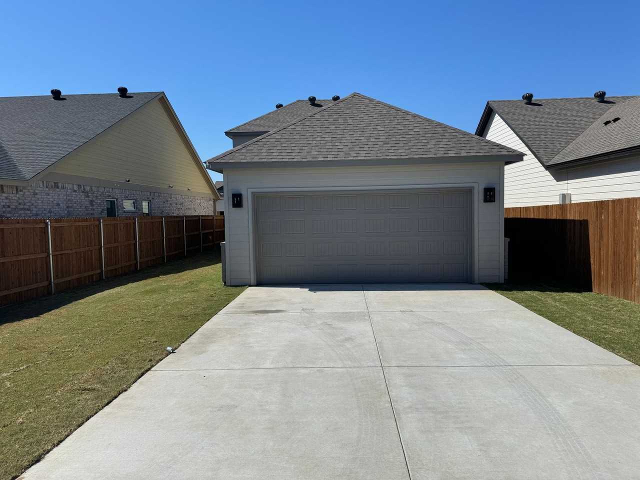 681 The Cottages Dr - Photo 5 of 23
