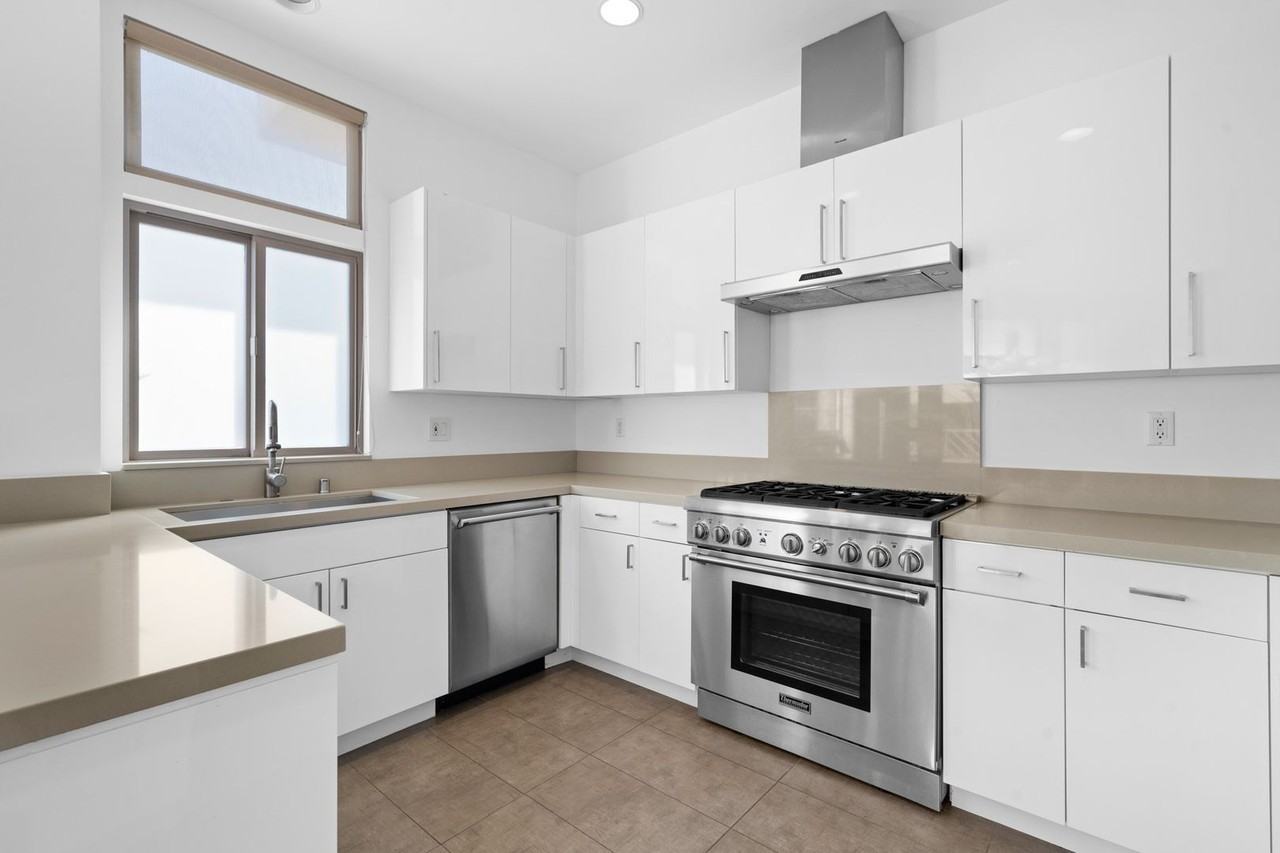 1415 Butler Ave #1 - Photo 4 of 14