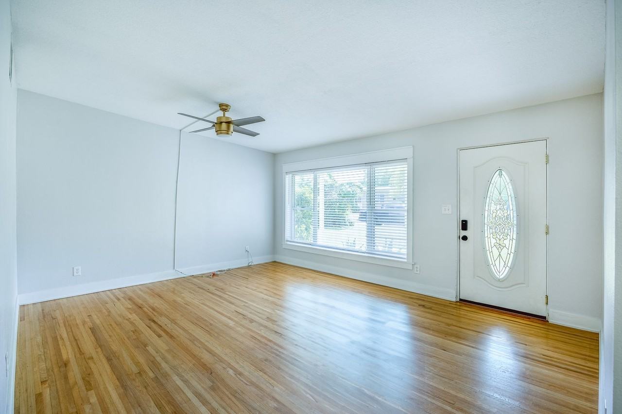 316 Lake Fair Ln - Photo 3 of 14