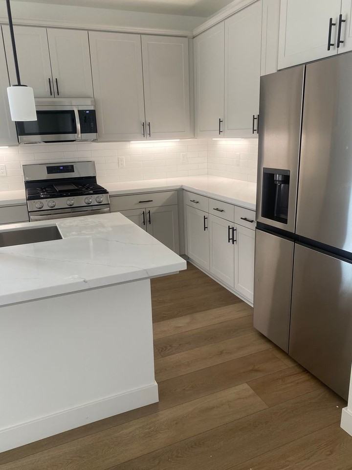 1138 Tiburon Way - Photo 3 of 31