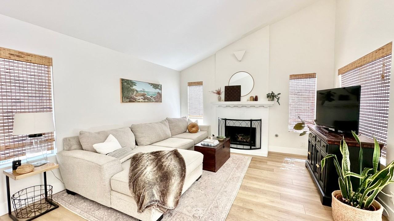 3568 Papaya Way - Photo 3 of 39