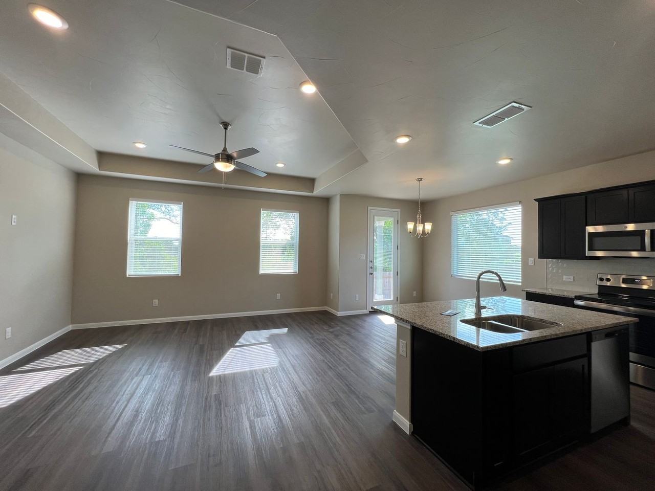 3500 Tripps Pl - Photo 5 of 32