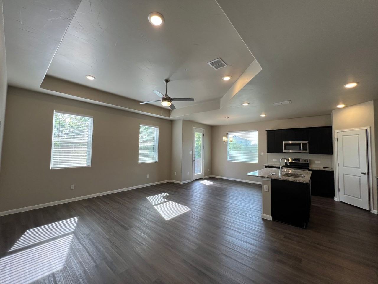 3500 Tripps Pl - Photo 4 of 32