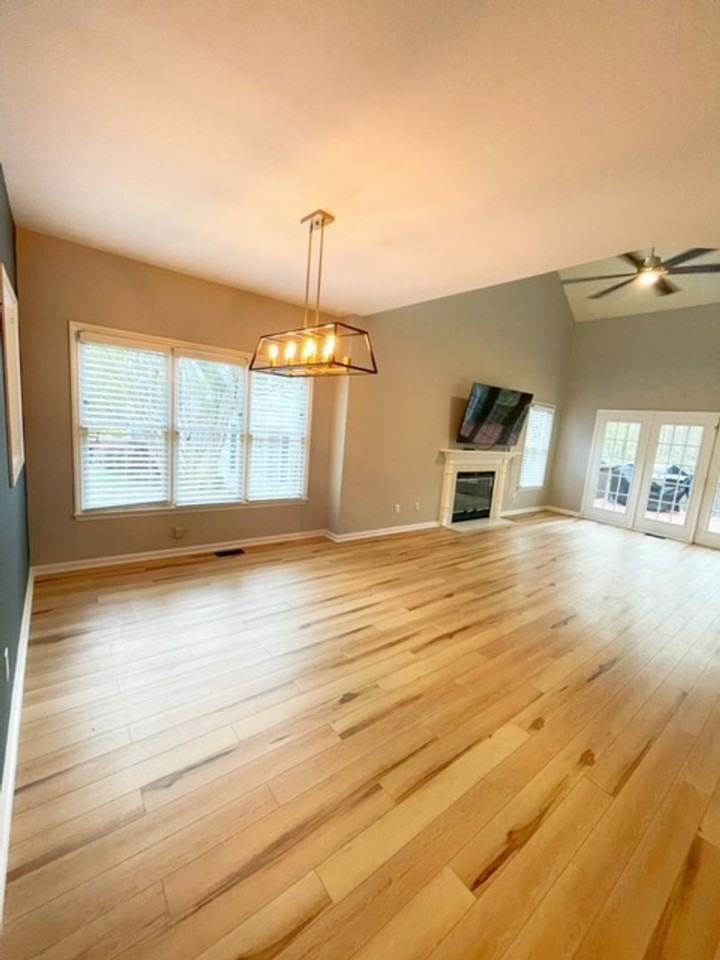 1624 Nesfield Pl - Photo 4 of 20