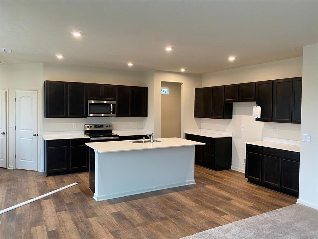 4802 Oak Hill Dr - Photo 3 of 20