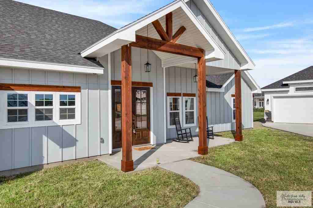 1401 Crystal Cir - Photo 3 of 14