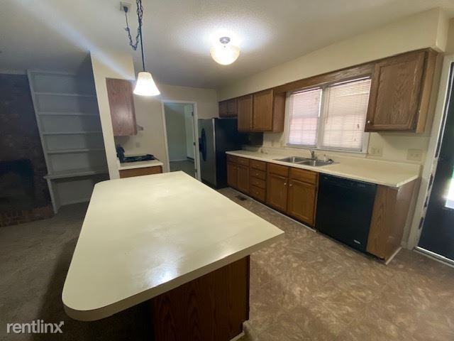 6218 Burlington Rd - Photo 2 of 15