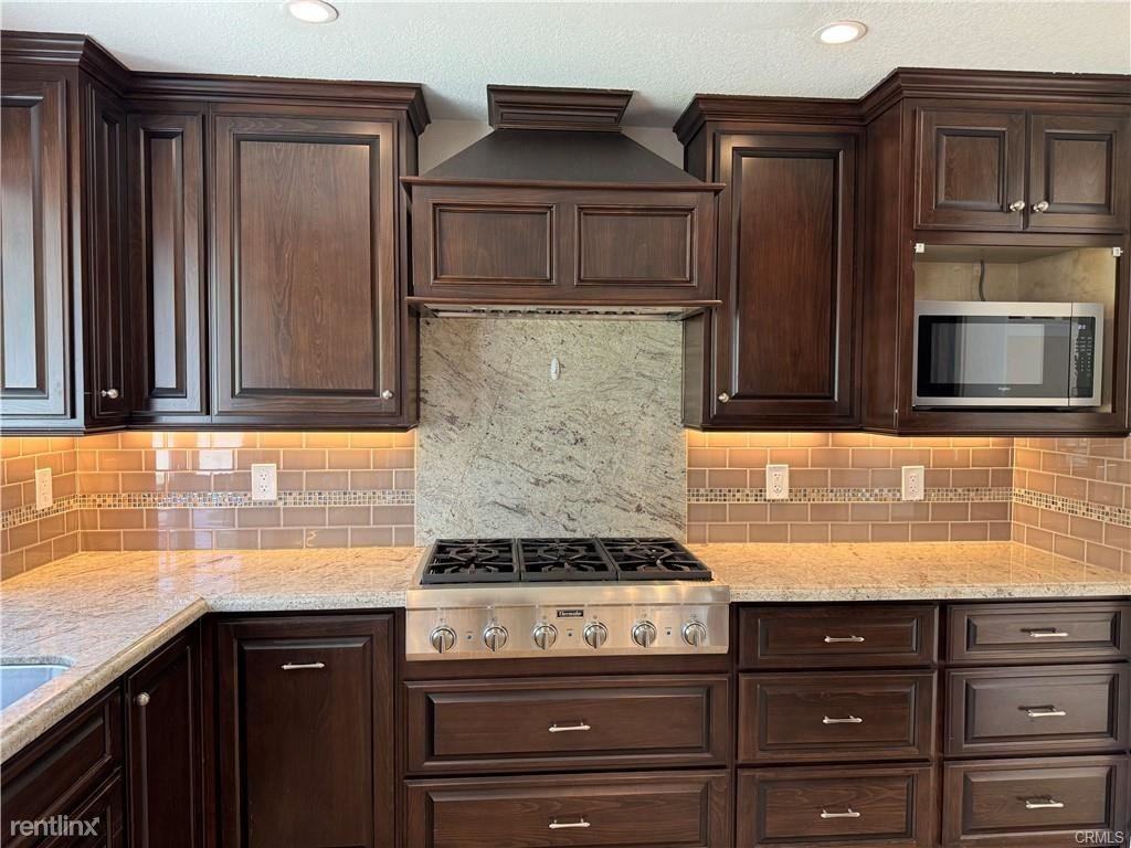 1 Vistamar Dr - Photo 2 of 10