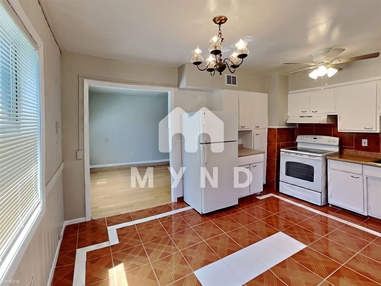 730 Hill St - Photo 3 of 10
