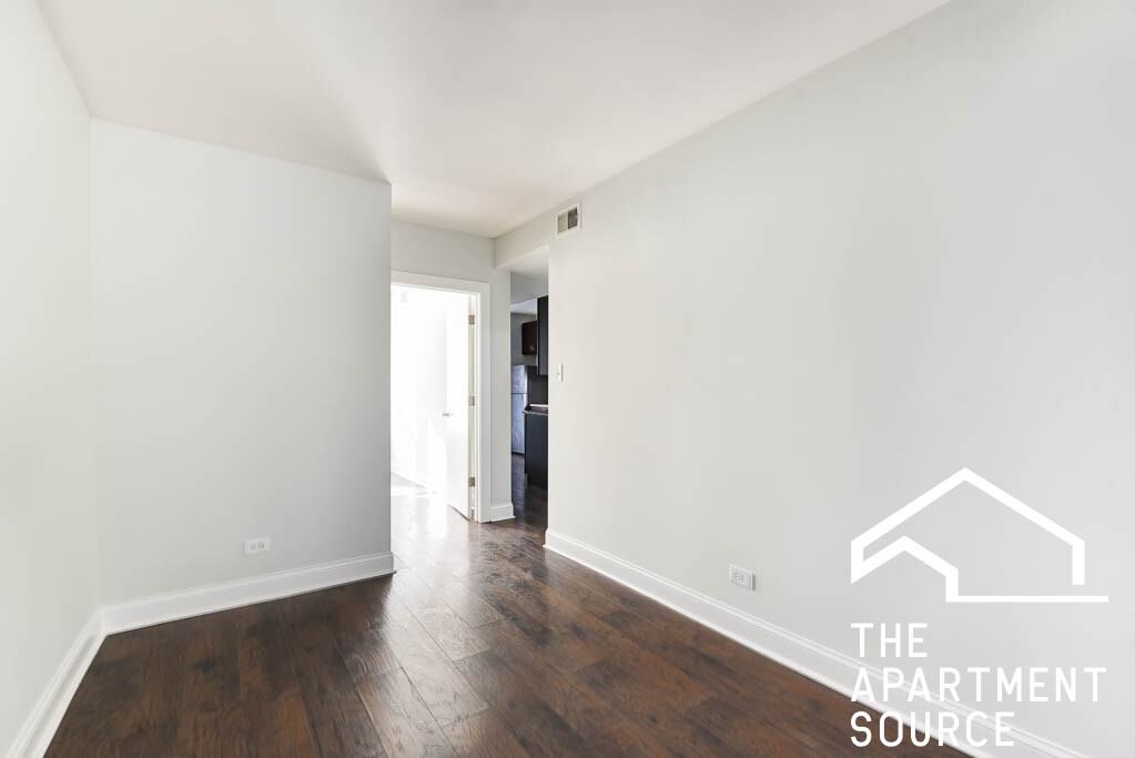 4876 W Armitage Ave #1R - Photo 4 of 12