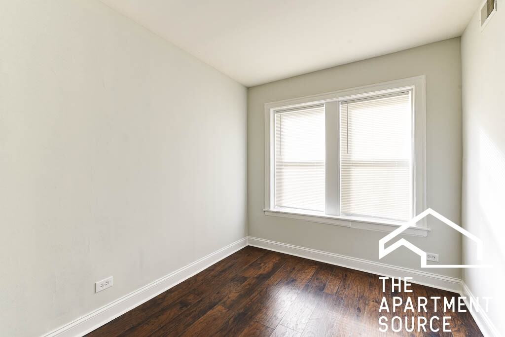 4876 W Armitage Ave #1R - Photo 5 of 12