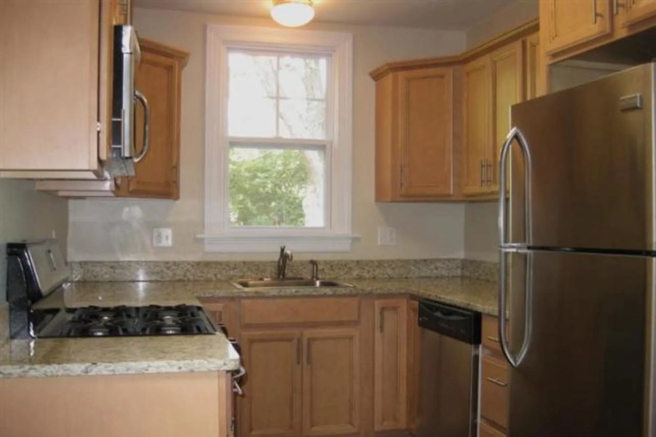 8735 Bridgeport Ave - Photo 3 of 8