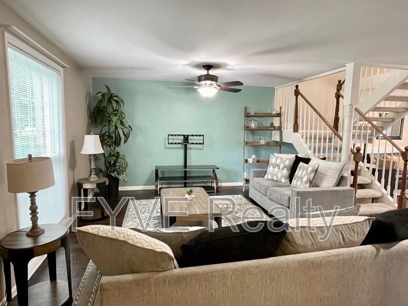 105 Plantation Ct - Photo 3 of 41