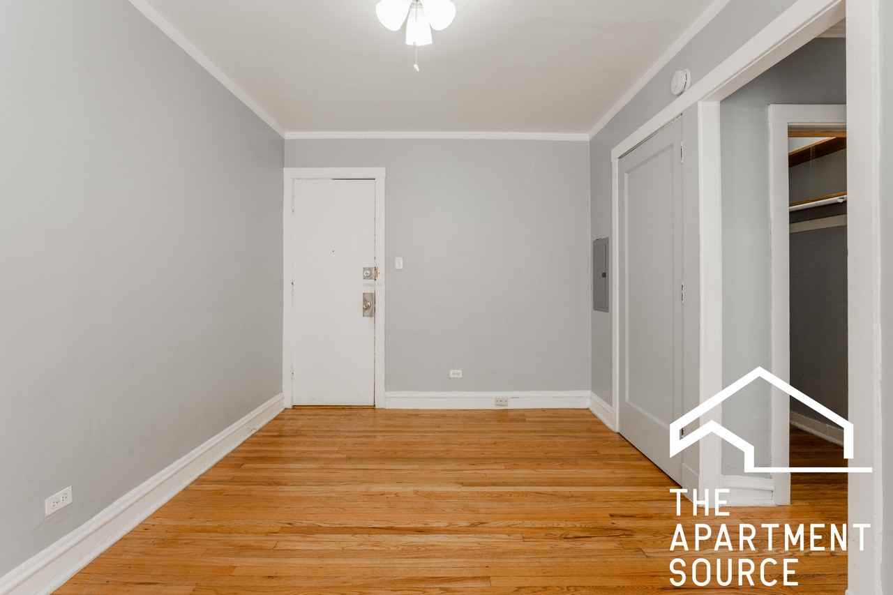 3267 W Wrightwood Ave #1Y - Photo 3 of 11