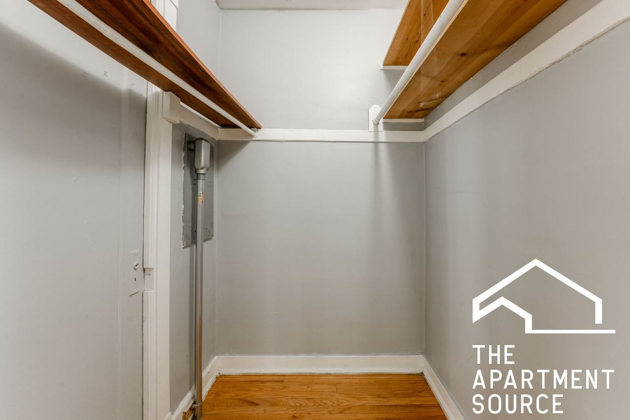 3267 W Wrightwood Ave #1Y - Photo 4 of 11