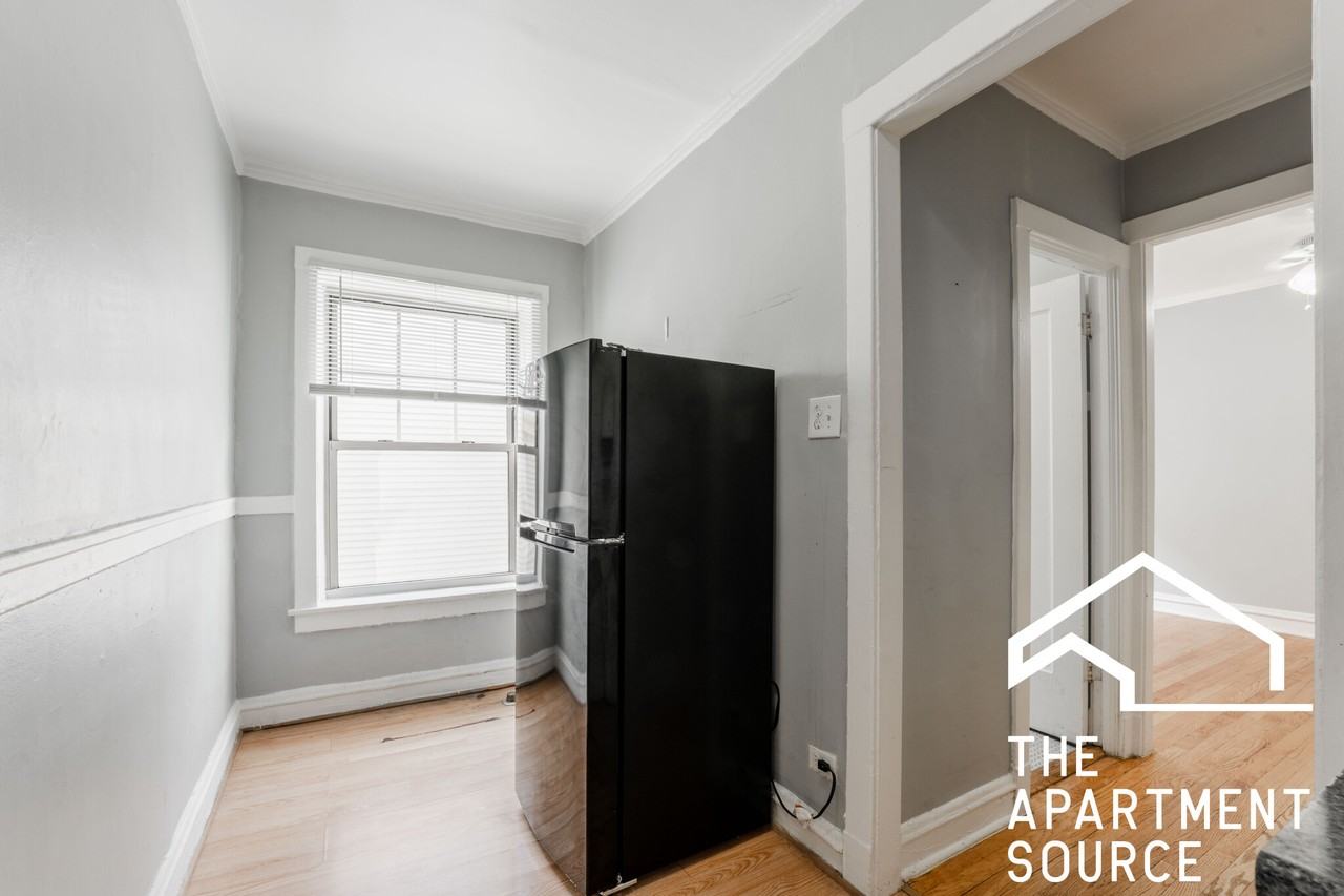 3267 W Wrightwood Ave #1Y - Photo 5 of 11
