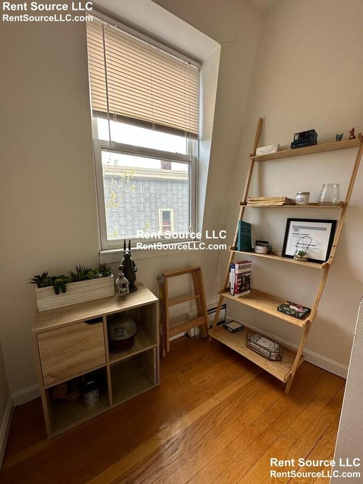 8A Hingham St - Photo 5 of 24