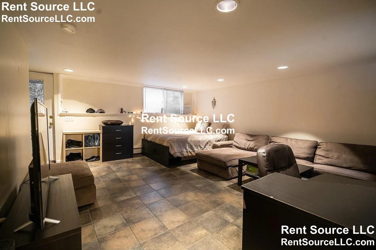 4B Hingham St - Photo 5 of 12